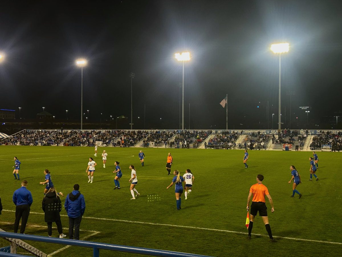 Billikens play defensively with nearly full Hermann Stadium.